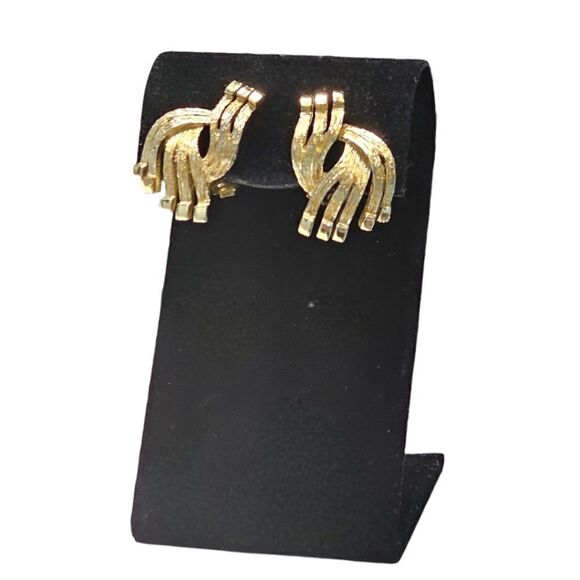 Vintage Abstract Decor Luxury Clip-on Earrings - Picture 7 of 12